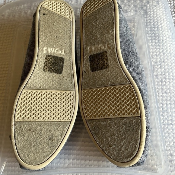 Toms denim look slip ons with navy blue and orange Aztec trim. Size 7 - Picture 7 of 8